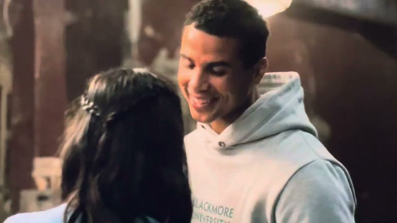 Scream 6 | Jenna Ortega and Mason Gooding Kissing Scene