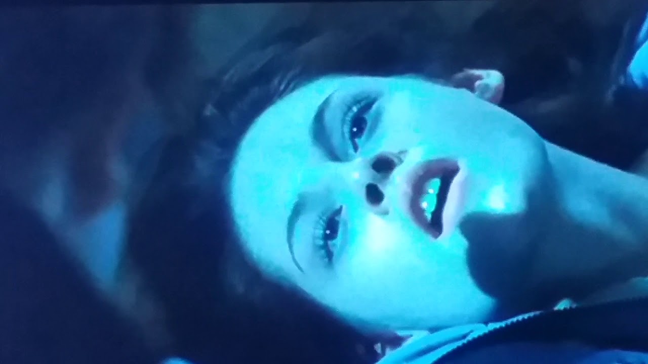"Twilight" Bella gets bit and Edward saves her life. - YouTube