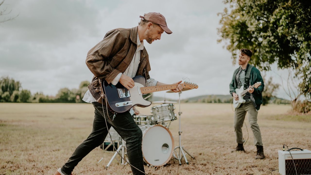 Assista a Pa Sheehy - Towards the Water | Official Video no YouTube Assista a Pa Sheehy - Towards the Water | Official Video no YouTube