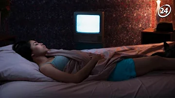 ¿Por qué no debe dormir con un televisor delante?