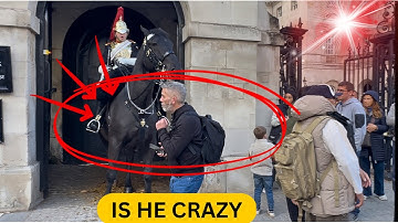 Crazy Invasion at Horse Guards — The King’s Guard Wasn’t Having It! 💂‍♂️🔥
