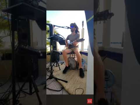 Style cover #taylorswift by #onemanband Mark Marra