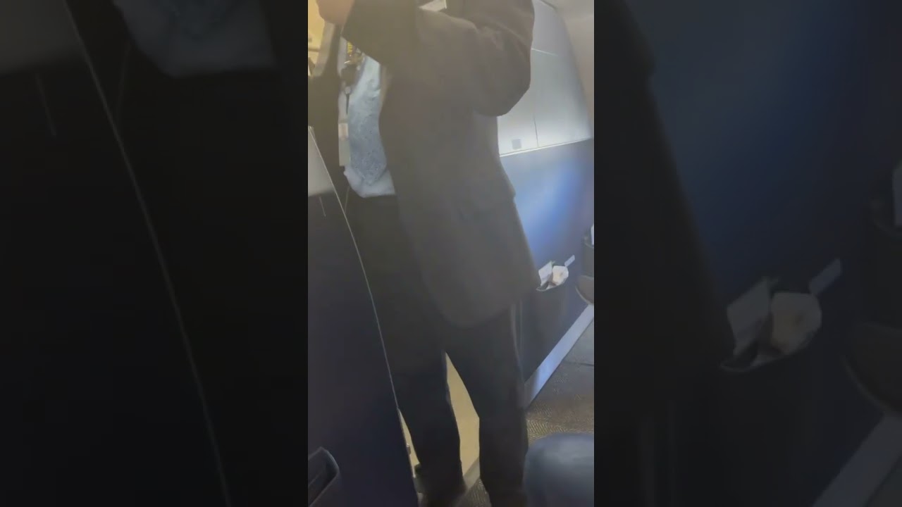 LIL UZI VERT’S BOSS GETS KICKED OFF PLANE!!!