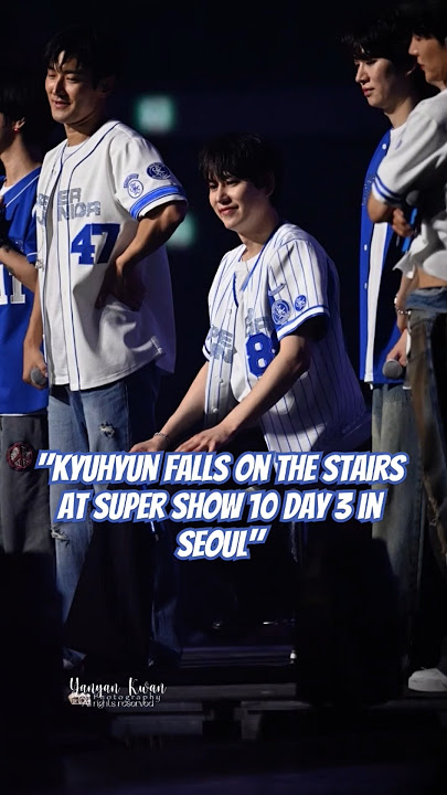 Kyuhyun Falls on the Stairs at Super Show 10 Day 3 in Seoul #슈퍼주니어 #SUPERJUNIOR  #규현 #KYUHYUN #KPOP