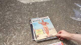 Plein d'espoir, j'unboxe mes magazines muscle des années 50 à 70