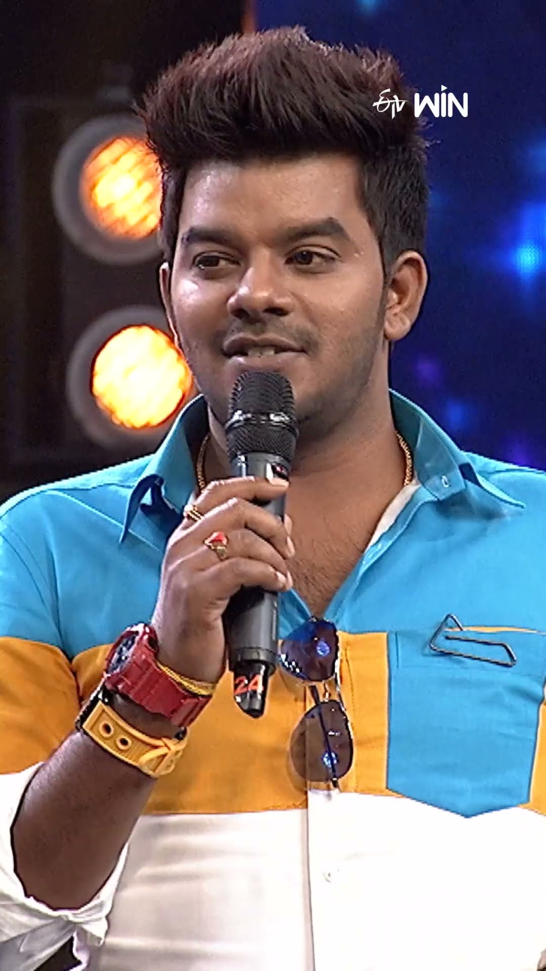 #shorts - టైమ్ అర్థం అవ్వక చేతికి నాలుగు వాచులు పెట్టిన సుధీర్..! #dhee #comedy #sudheer #pradeep