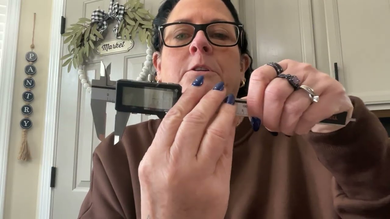 Digital caliper, rechargeable and makes my life so much easier now!