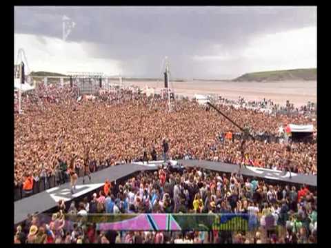 "Never Leave You"   Tinchy Stryder feat. Amelle  T4 On The Beach