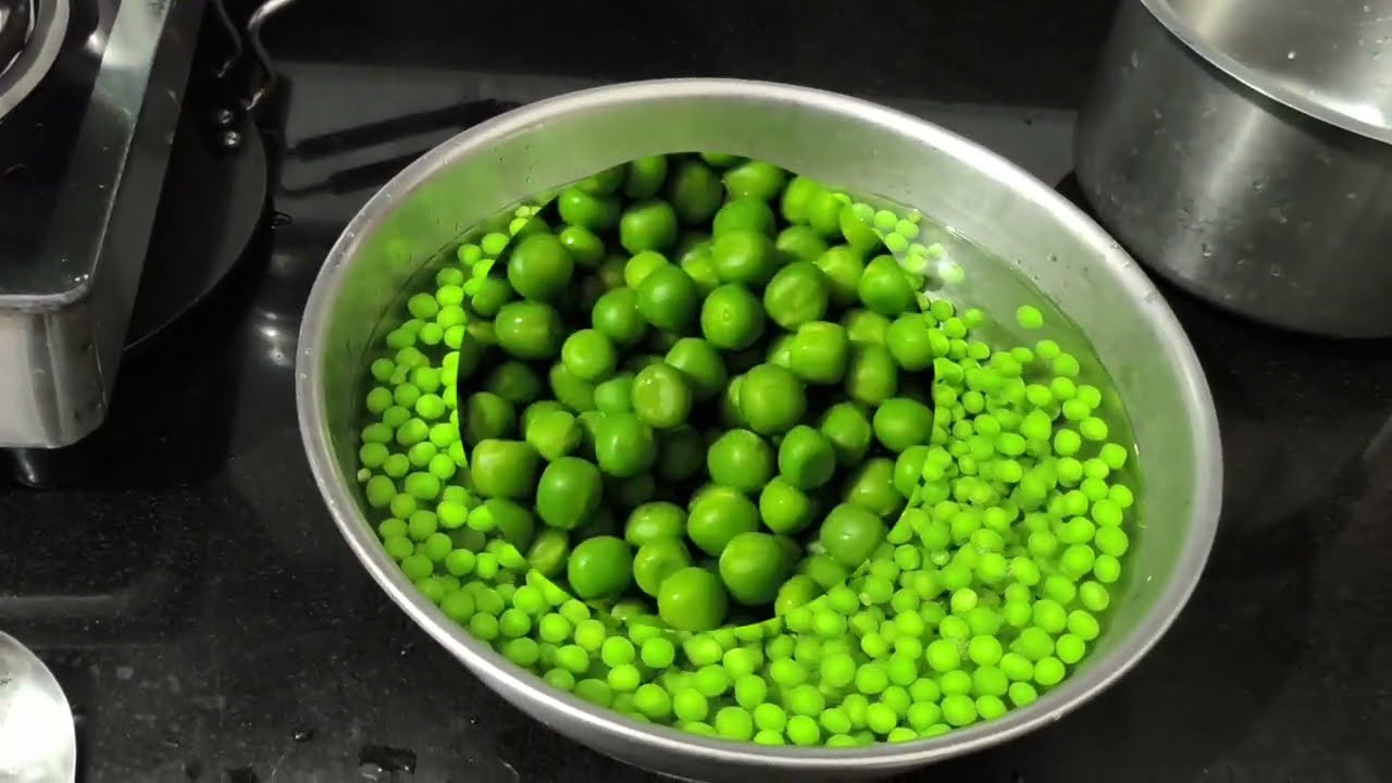 🌿 5 minute me ready – frozen matar ki easy recipe🫛 Jab fresh na mile, frozen matar hi sahi✨️