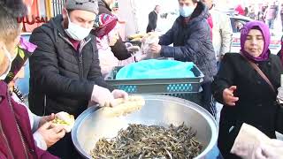 Kar Manzarasında Hamsi Festivali Resimi