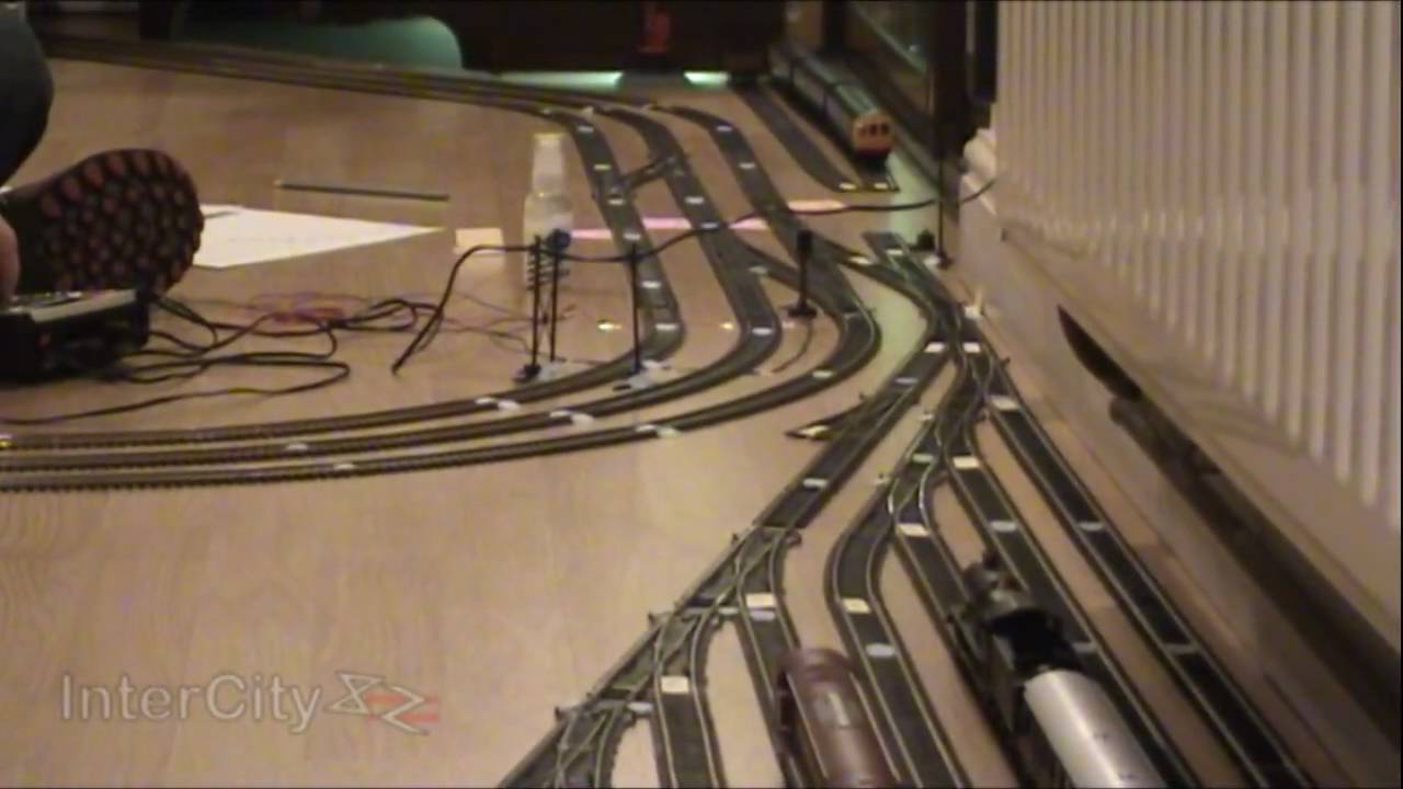 Parking up the two-tone green class 47