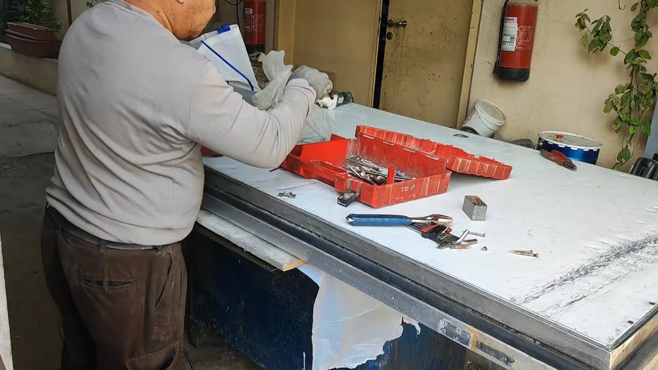 Replacement Door Hinges for freezer🤣🤣🤣