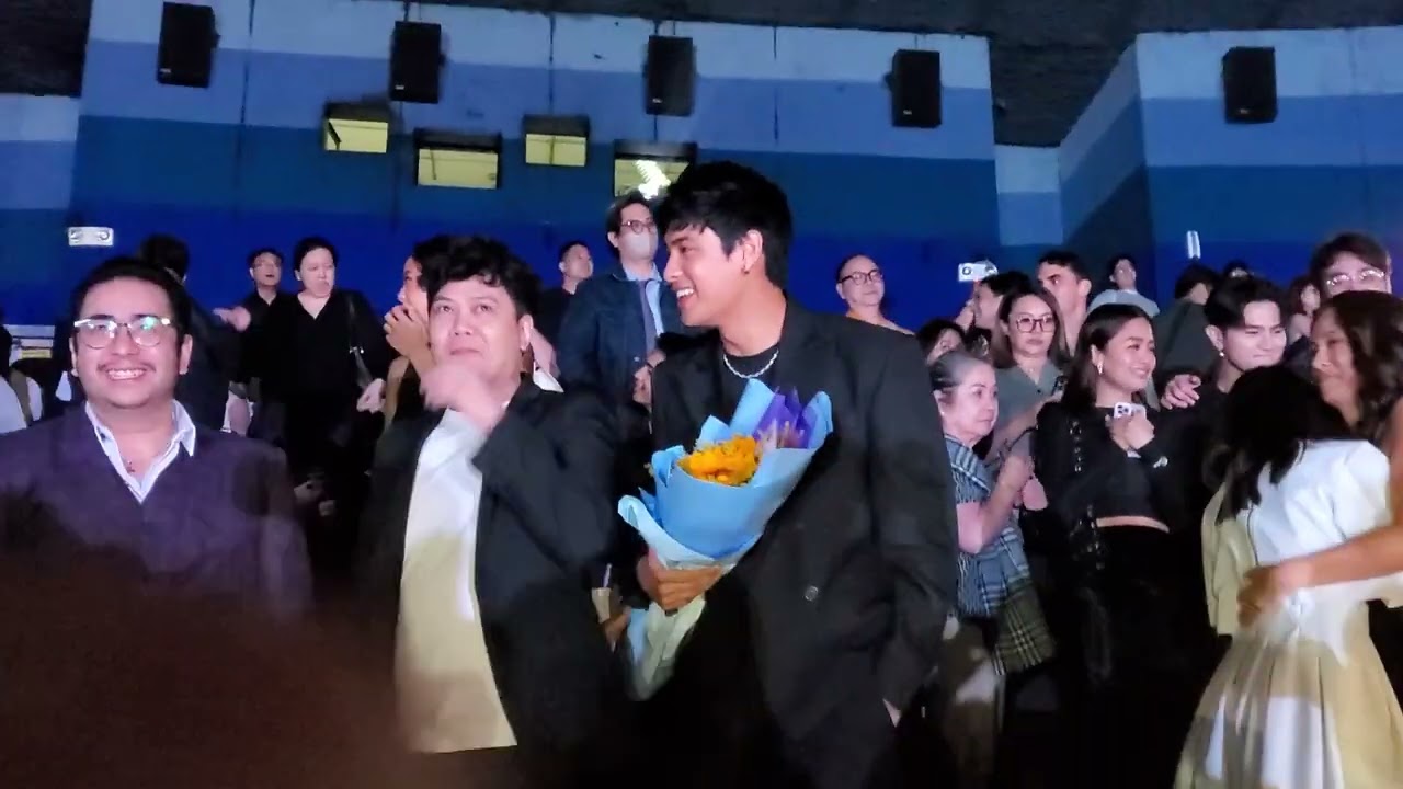 Belle Mariano Mahigpit Na Yakap Ang Binigay Kay Donny Pangilinan Matapos Napanuod Ang Movie ni Donny