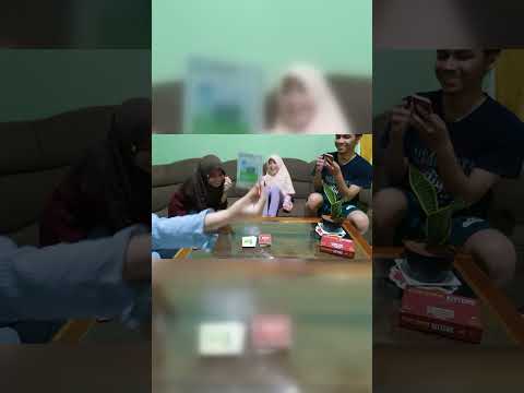 Kartu meledak keluar tepat di depan mata — reaksinya kocak parah 😭
