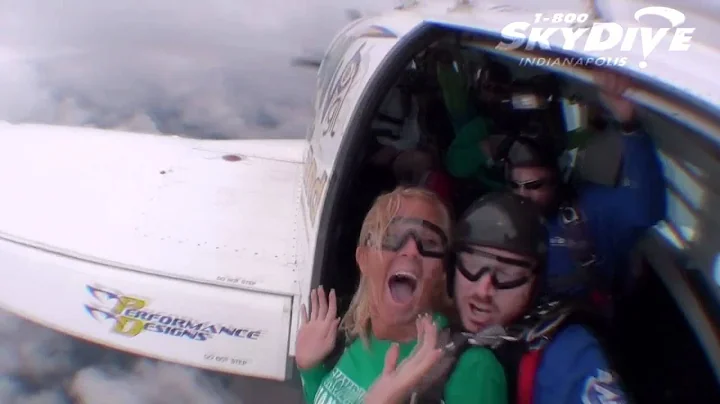 Lindsey Milligan's Tandem skydive!