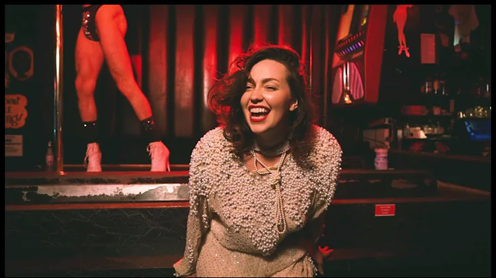 "Darlin"-Officia...  Music Video- Cassandra Lewis
