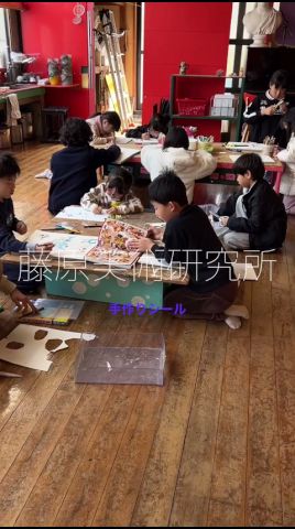 土曜10時クラスは、おしりシールっぽい手作りのオリジナルシールを作ってみた。