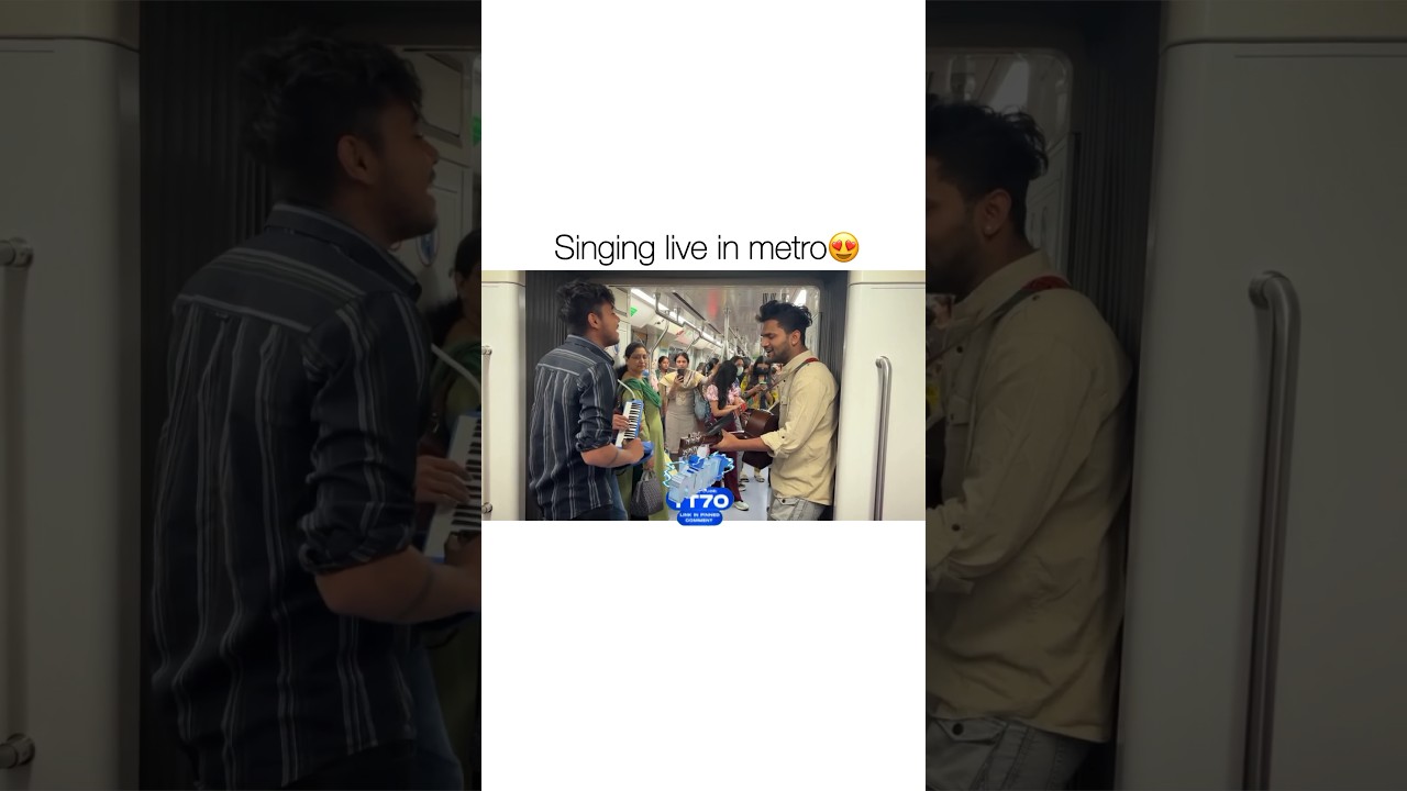 Meheboba In Metro🔥😍| Singing In Metro 🔥| 