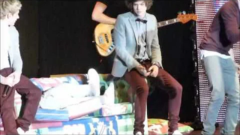 Larry Stylinson in Cardiff (1) 21.01.2012