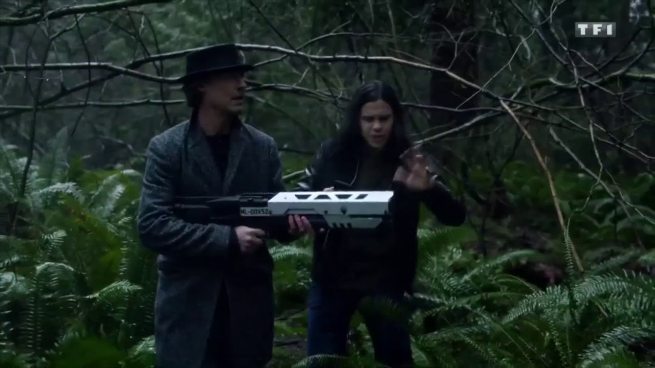 Flash saison 5 episode 17 la sphère temporel vf - YouTube