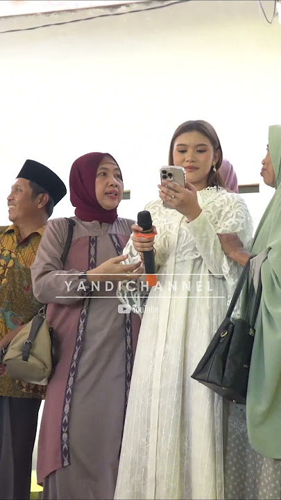 📽️🎤Syahira & Sridevi Duet Performs 'Aku Bukan Rahwana' – Golden Voices on the Village Stage!