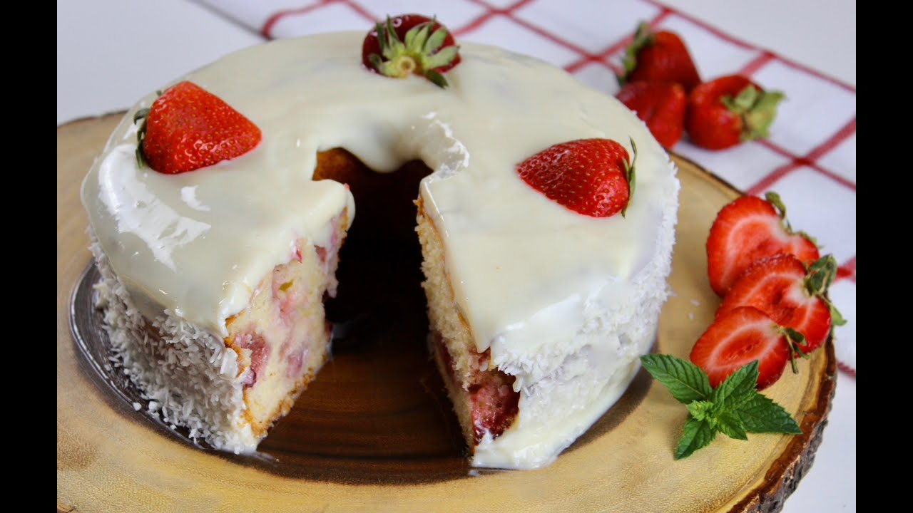 Bolo de Morango Fácil