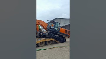 "Slip!!!" Excavator fail to load on low boy truck