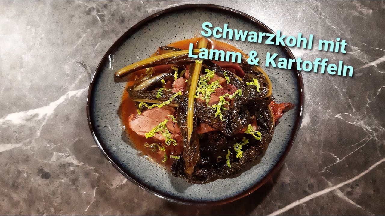 Herzhafter Eintopf mit SCHWARZKOHL (alias PALMKOHL), einer Schulter vom Lamm und Kartoffeln