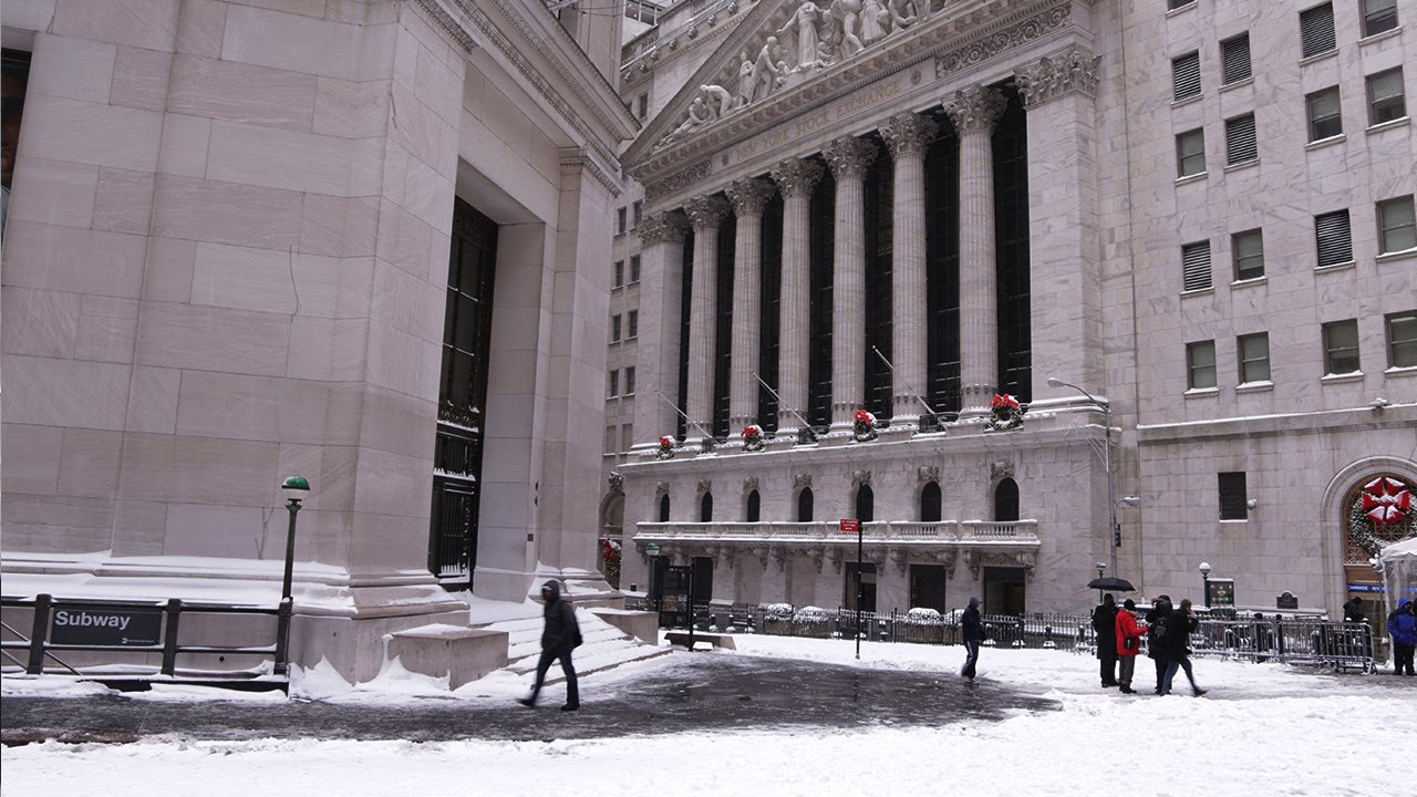 Twitter Shares Lower on Downgrade, Liberty Makes Bid For Sirius