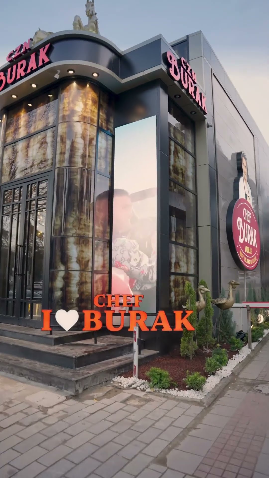 Chef Czn Burak Bugün Etiler'de Açıldı #shorts