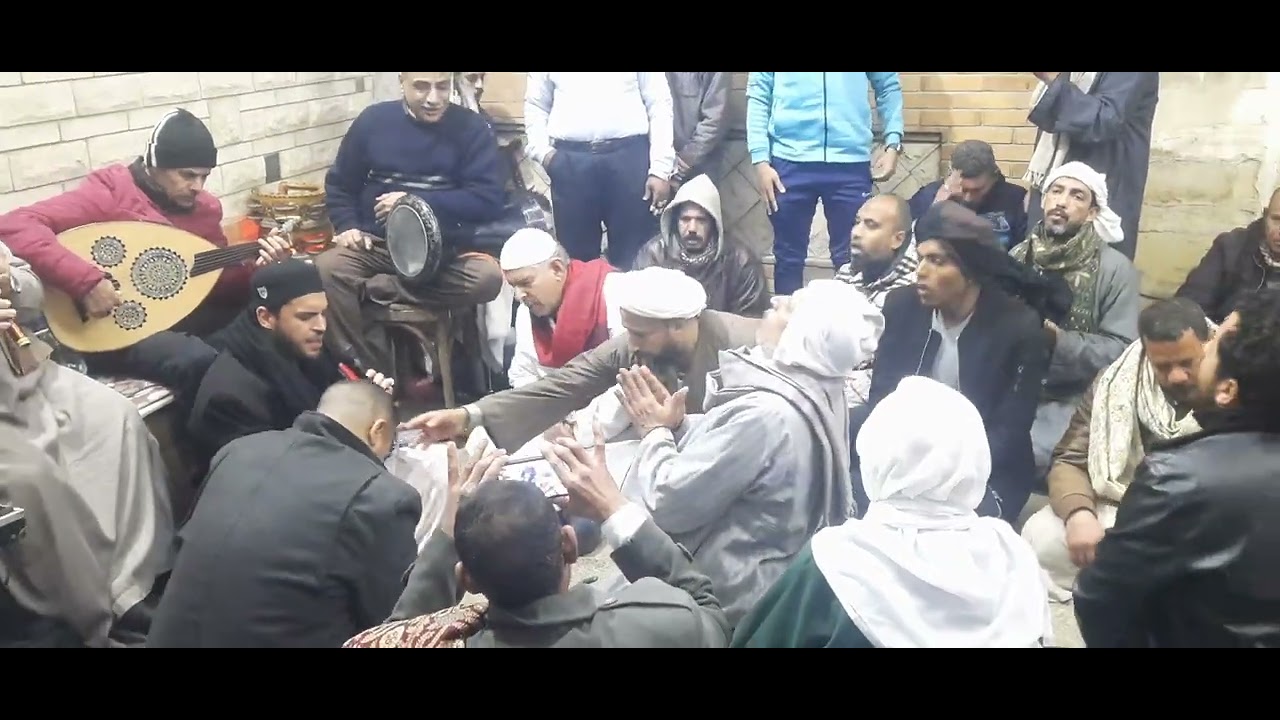 الشيخ محمد حسن وعم الشيخ رفاعي ابو خيشه في ساحه سيدي عزت الشرنوبي في مولد ست السيده زينب