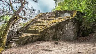 I misteri di Bomarzo: La Piramide Etrusca - La necropoli - Le cascate del Fosso Castello di Chia