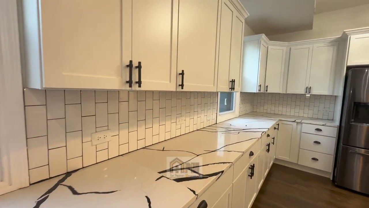 429 W 102nd Pl, Chicago, IL 3 Bedroom/2.5 Bath House for Rent