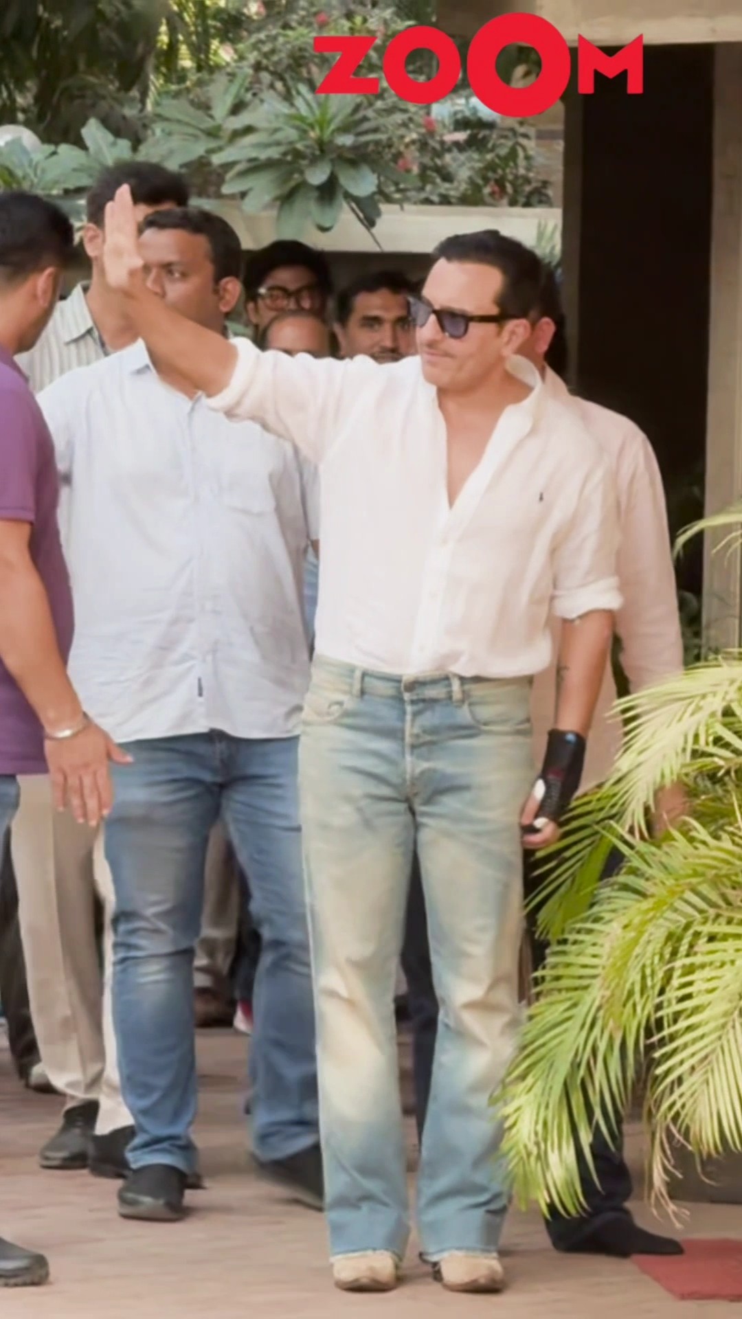 Saif Ali Khan ARRIVES at his HOME with heavy SECURITY after being discharged ? #saifalikhan #shorts