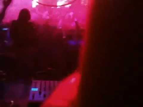 Kanika Kapoor performing 'Lovely' at Holi Land in London