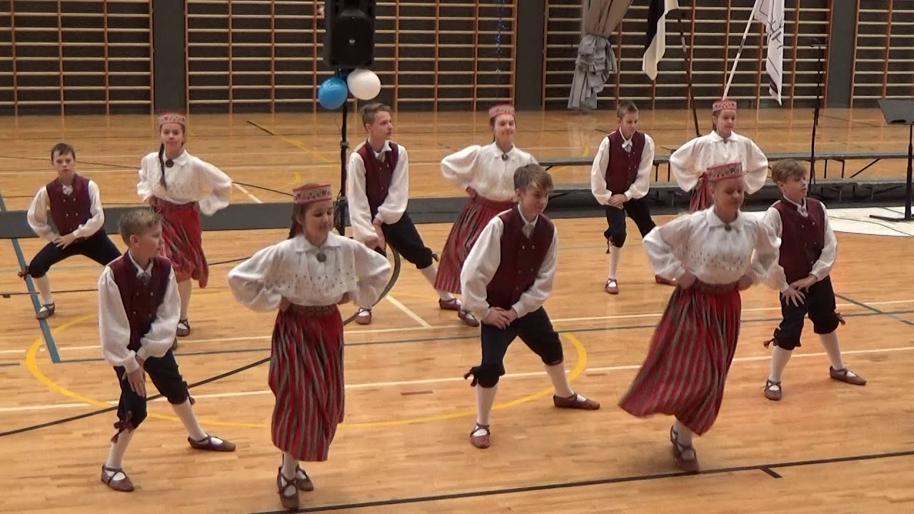 Paide Hammerbecki Põhikooli 6.-8.klassi tantsurühmad  H.Reimand 