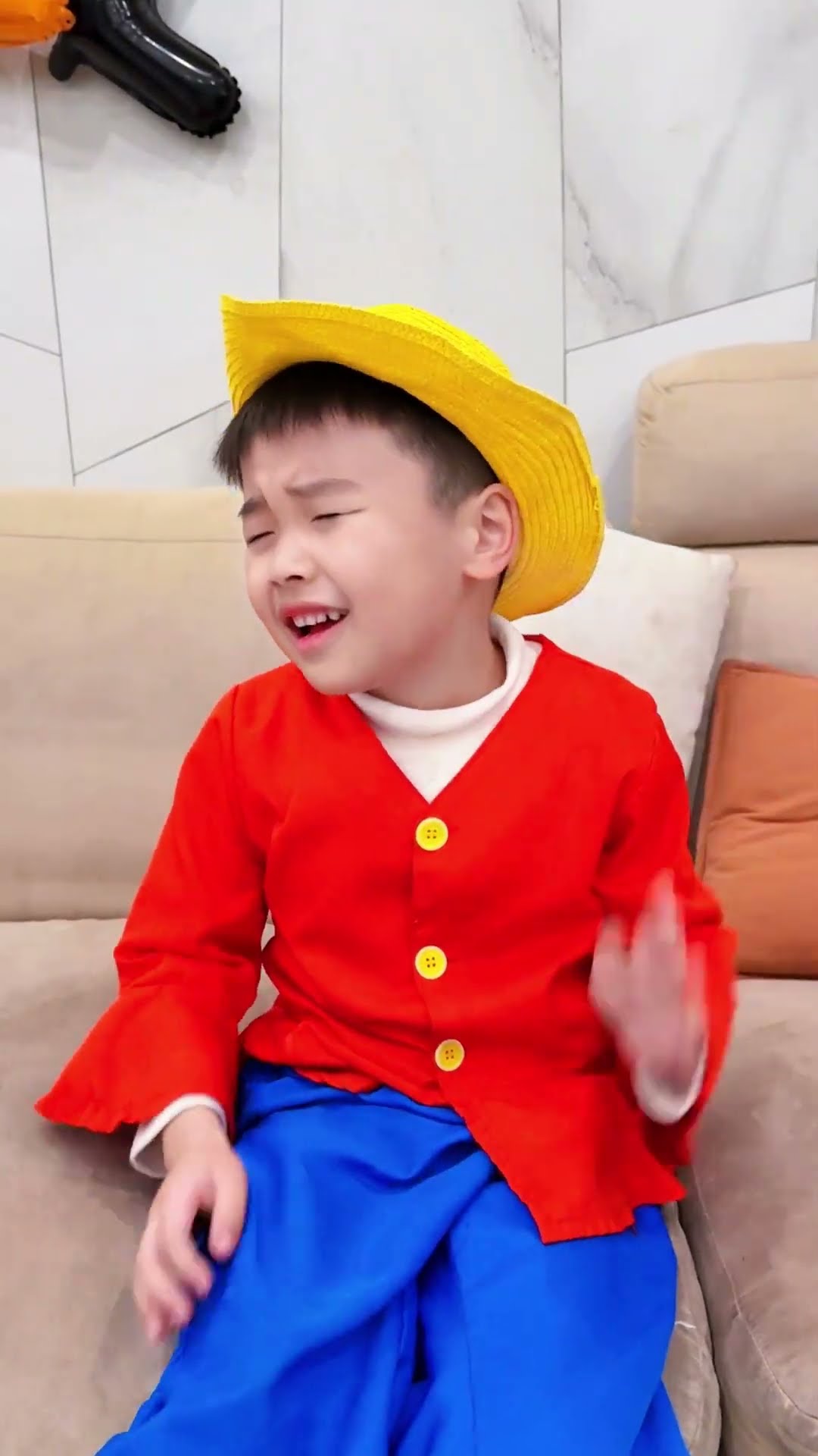 小路飞尿床了 #海贼王 #路飞