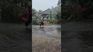 Sambutan Paling Menyenangkan Saat Hujan Deras Adalah Menarik Selimut pecintaalam suarahujan