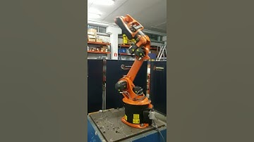 Robot Kuka KR16 arc con polso cavo,  controller KRC4  in EUROBOTS