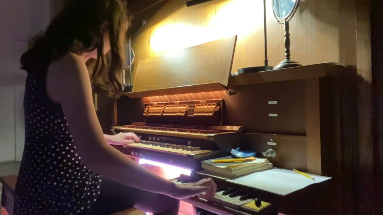 Improvisation on Carol of the Bells (real organ chimes) YouTube