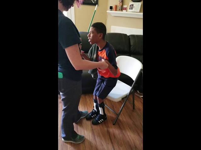 Life After Shaken Baby Syndrome "Jacah Standing" auf YouTube ansehen Life After Shaken Baby Syndrome "Jacah Standing" auf YouTube ansehen