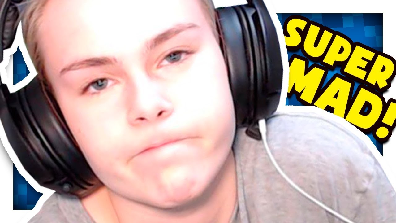 funny moments in soccer MY GIRLFRIEND FOUND OUT ABOUT THE VIDEO..