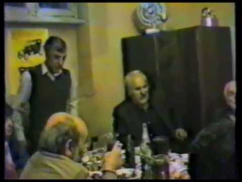 «სატრფიალო» - მღერიან მერაბ კოსტავა და მისი კლასელები