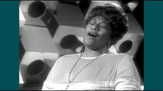 Ella Fitzgerald • “This Girl’s In Love With You” • 1969 [Reelin&#39; In The Years Archive]