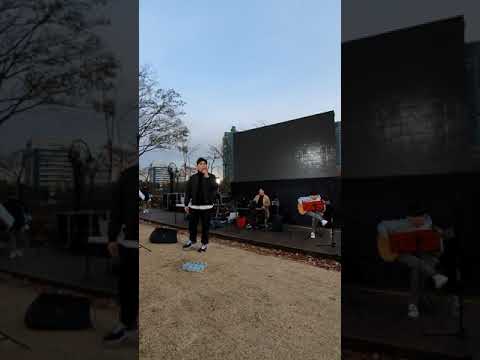 2019.11.30 길위의 한동근(김동률-오래된 노래)석촌호수 버스킹