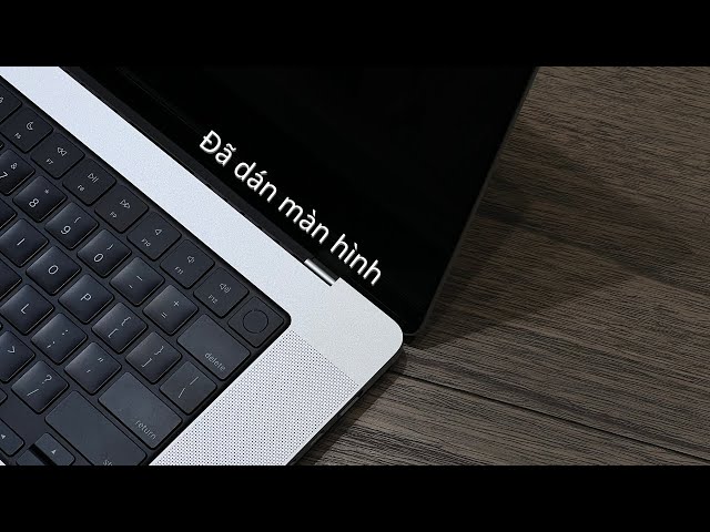 Tự dán màn hình MacBook: So sánh với miếng innostyle và màn hình zin