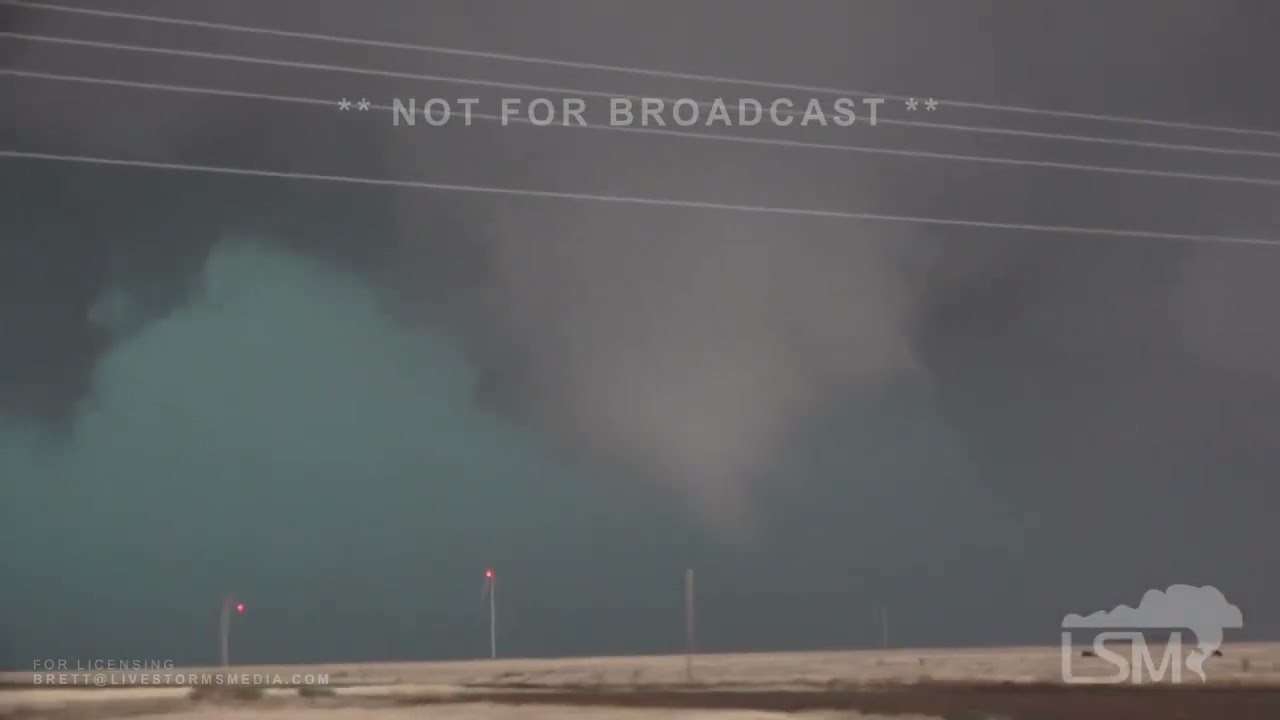 05-24-2023 Grady, NM - Photogenic Tornadoes and Supercell