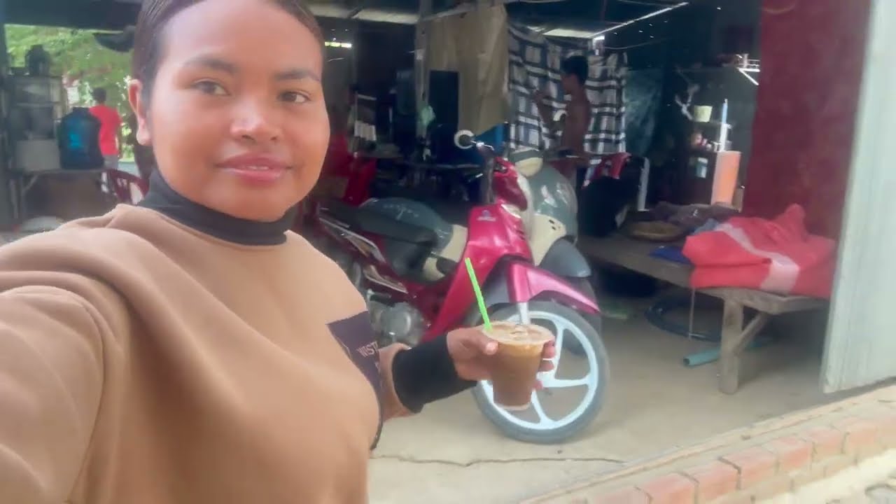 The kids loved their pizza treat today!