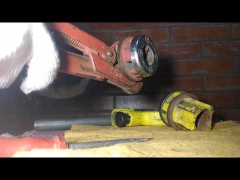 Как нарезать резьбу на короткой трубе.