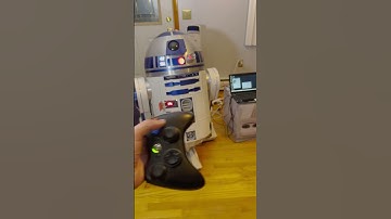 Showing how I control my R2-D2 #starwars